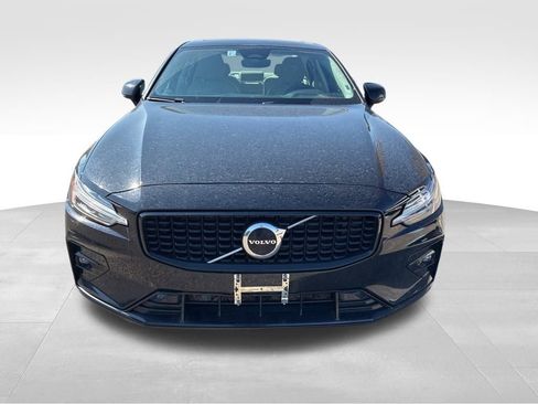 Used 2024 Volvo S60 B5 Core image 8