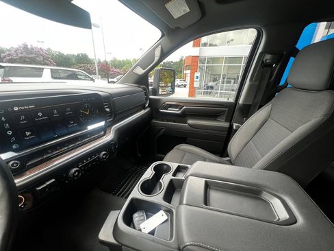 Used 2025 Chevrolet Silverado 2500 LT w/ Convenience Package AWD/4WD image 14