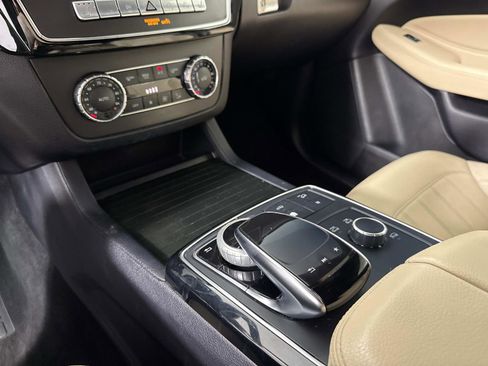 Used 2018 Mercedes-Benz GLS 450 4MATIC image 27