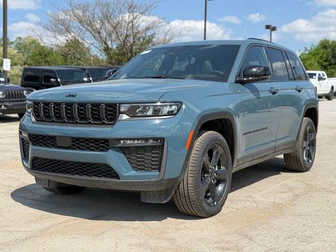 New 2026 Jeep Grand Cherokee Limited w/ Limited Altitude Package AWD/4WD image 2