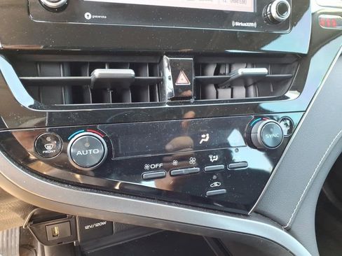 Used 2024 Toyota Camry SE image 20