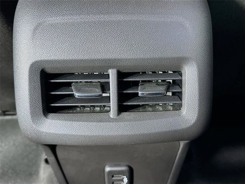 Used 2024 Chevrolet Equinox LT FWD image 25