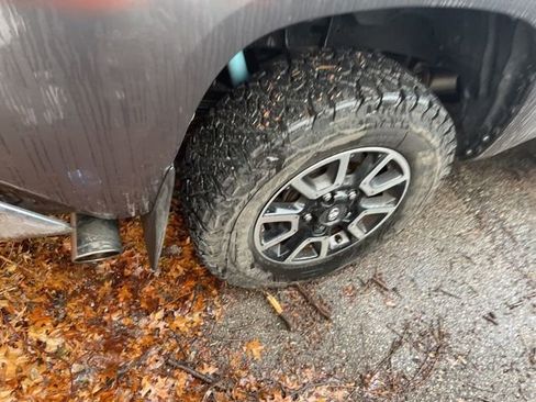 Used 2016 Toyota Tundra SR5 w/ TRD Off Road Package image 9