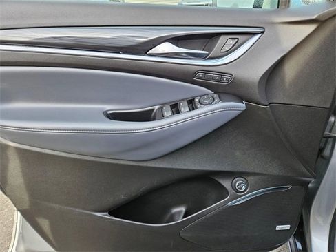 Used 2024 Buick Enclave Premium image 18