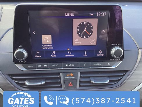 Used 2025 Nissan Altima 2.5 SV image 3