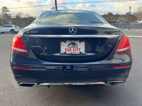 Used 2017 Mercedes-Benz E 300 image 5