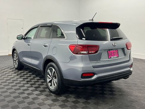 Used 2020 Kia Sorento AWD V6 image 3