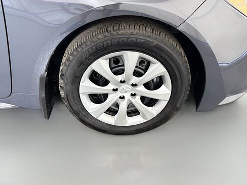 Used 2025 Toyota Corolla LE FWD image 31
