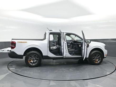 Used 2025 Ford Maverick Tremor AWD/4WD image 26