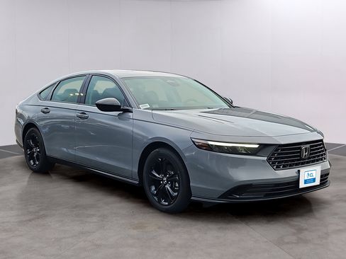 New 2025 Honda Accord SE image 2