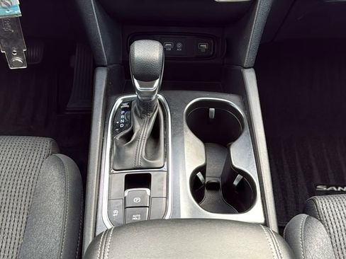 Used 2020 Hyundai Santa Fe SE image 25
