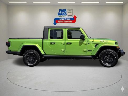Used 2025 Jeep Gladiator Willys image 5