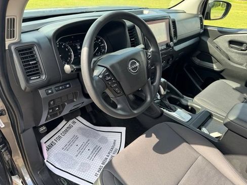 Used 2022 Nissan Frontier S w/ Technology Package AWD/4WD image 12