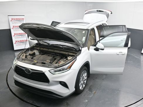 Used 2022 Toyota Highlander Limited image 46