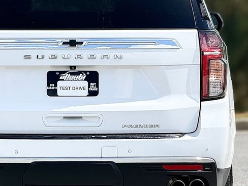 Used 2023 Chevrolet Suburban Premier RWD image 17