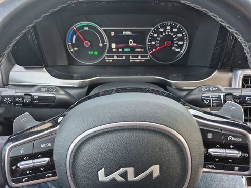 Used 2024 Kia Sorento EX AWD/4WD image 27