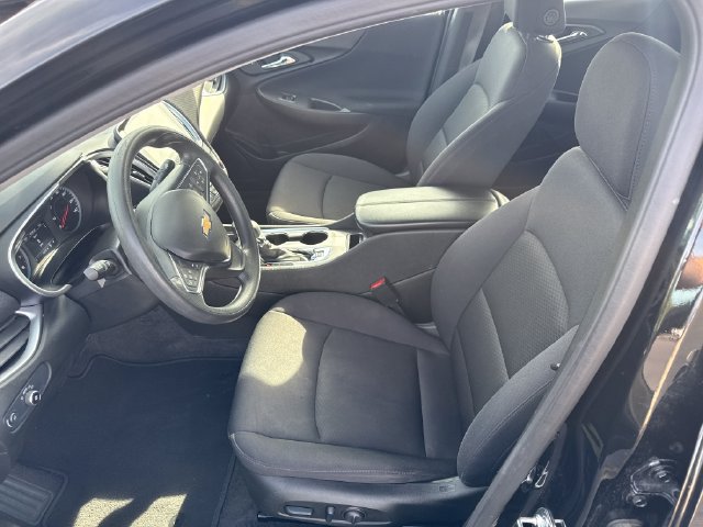 Used 2025 Chevrolet Malibu LT FWD image 11