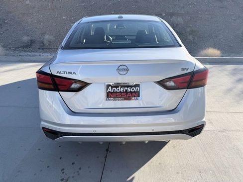 Used 2024 Nissan Altima 2.5 SV image 7