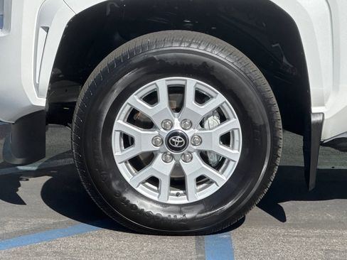 Used 2025 Toyota Tacoma SR5 image 33