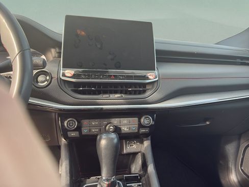 Used 2024 Jeep Compass Trailhawk image 19