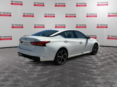Used 2024 Nissan Altima 2.5 SR FWD image 5