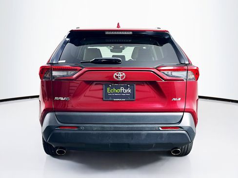 Used 2019 Toyota RAV4 XLE Premium image 7