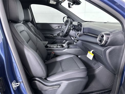 New 2026 Chevrolet Equinox LT w/ Convenience Package II image 28