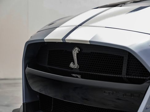 Used 2022 Ford Mustang Shelby GT500 w/ Carbon Fiber Track Pack RWD image 38