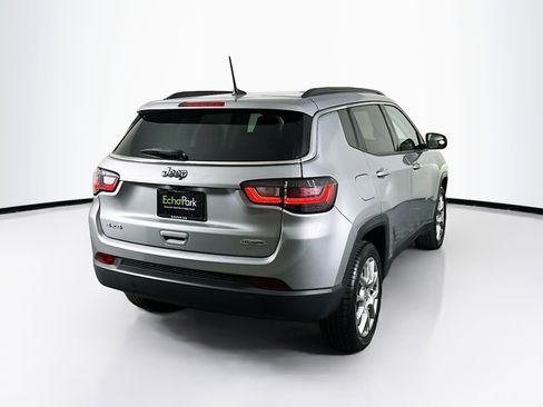 Used 2022 Jeep Compass Latitude w/ Sun and Sound Group image 9