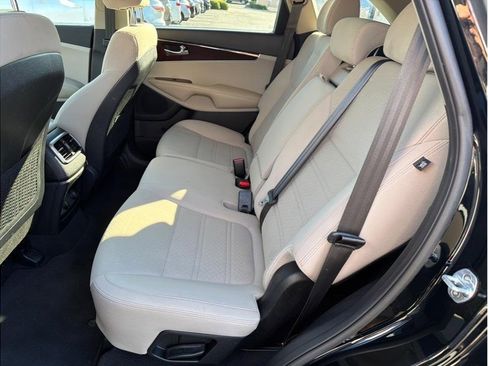 Used 2018 Kia Sorento LX Sport Utility 4D image 11