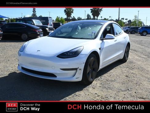 Used 2023 Tesla Model 3 Standard Range image 1