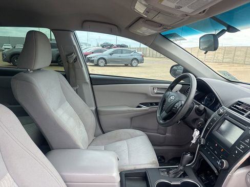 Used 2017 Toyota Camry SE FWD image 30