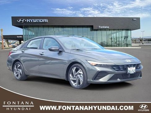 Certified 2025 Hyundai Elantra SEL FWD image 1
