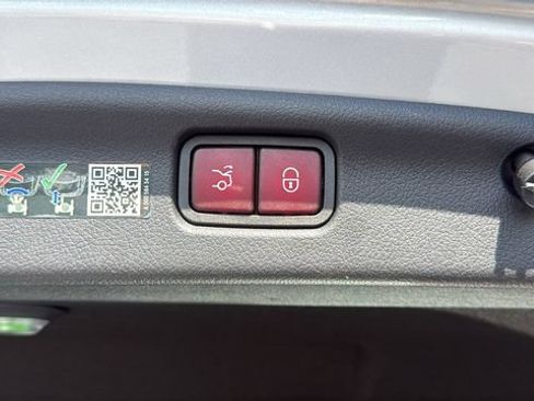 Certified 2023 Mercedes-Benz C 300 4MATIC Sedan image 21