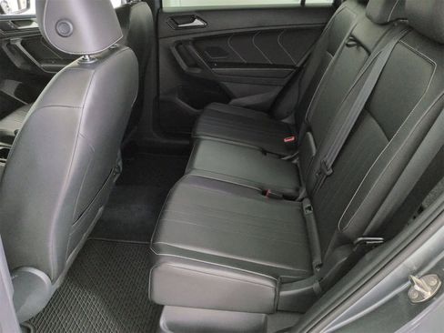 Certified 2022 Volkswagen Tiguan SE R-Line image 19