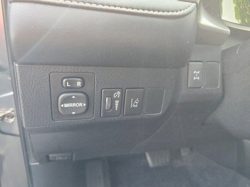 Used 2017 Toyota RAV4 XLE image 27