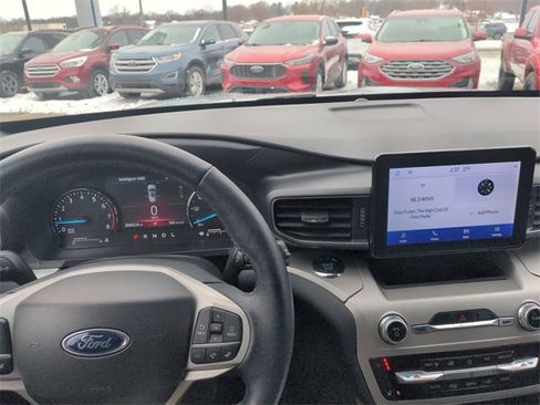 Certified 2022 Ford Explorer XLT w/ Equipment Group 202A image 38