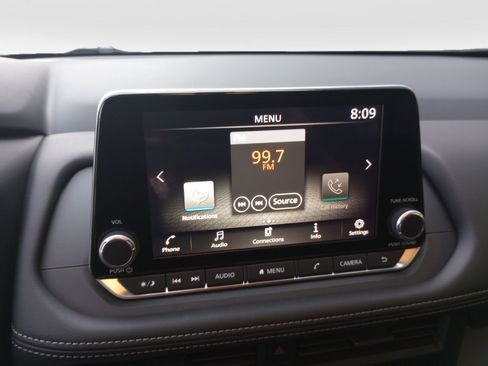Used 2026 Nissan Rogue S FWD image 17