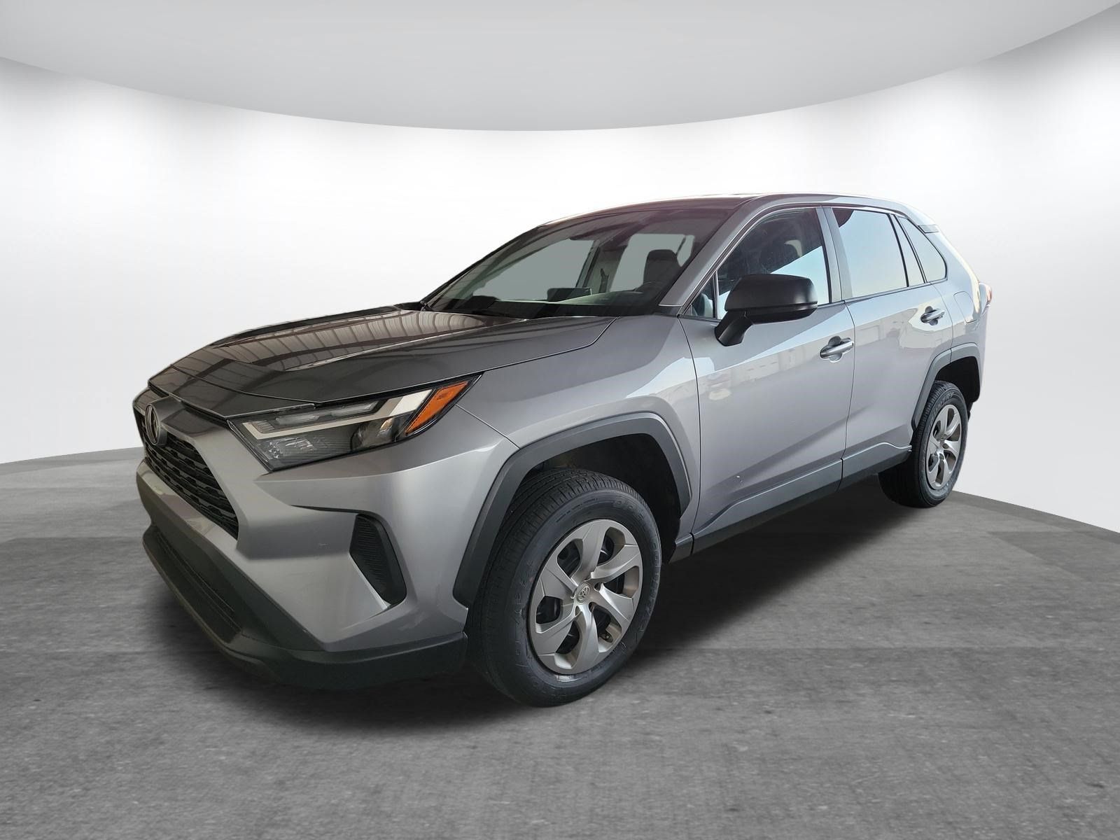 Used 2023 Toyota RAV4 LE FWD image 2