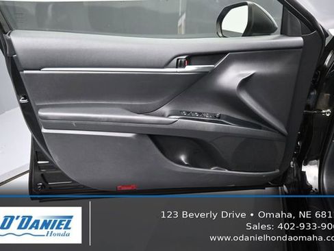 Used 2020 Toyota Camry SE FWD image 23