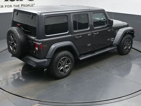 Used 2018 Jeep Wrangler Unlimited Sport S AWD/4WD image 39