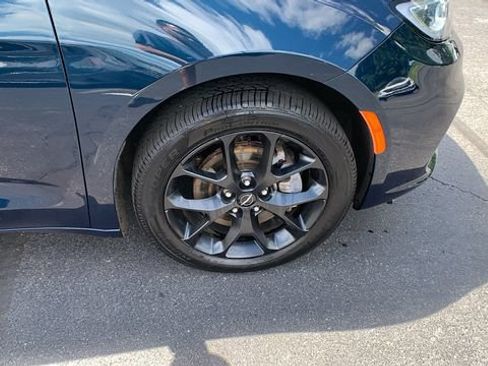 Used 2023 Chrysler Pacifica Limited w/ Uconnect Theater Family Group AWD/4WD image 27