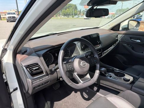 Used 2023 Nissan Rogue SL w/ SL Premium Package AWD/4WD image 4