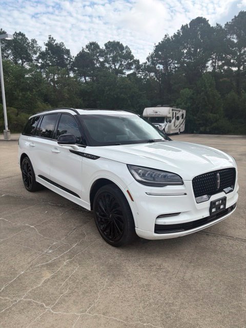 Used 2023 Lincoln Aviator Reserve w/ Equipment Group 201A AWD/4WD image 7
