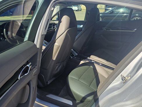 Used 2016 Porsche Panamera 4 w/ Premium Package Plus image 23