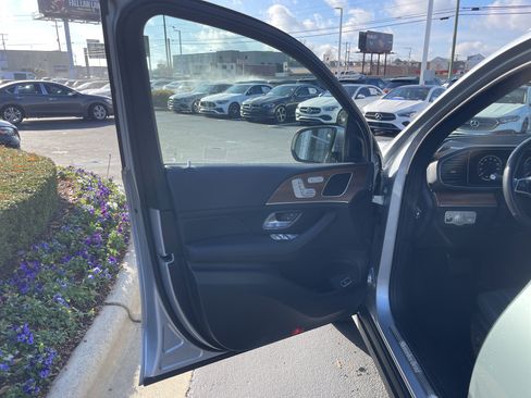 Certified 2024 Mercedes-Benz GLE 350 4MATIC w/ Winter Package image 14