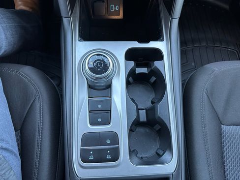 Used 2022 Ford Explorer XLT image 18