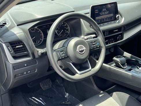 Used 2024 Nissan Rogue SV AWD/4WD image 16