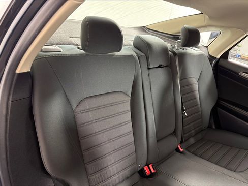 Used 2020 Ford Fusion SE image 22