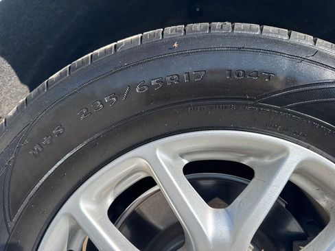 Used 2023 Chrysler Pacifica Touring-L FWD image 33